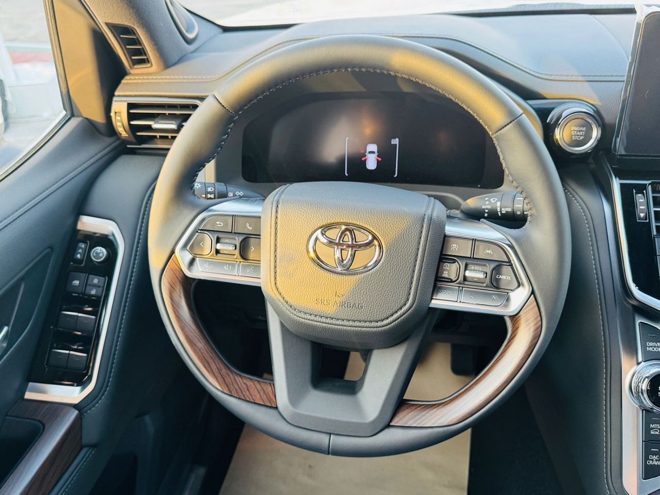 Toyota Land Cruiser TOYOTA LC300 VX 3.5L PTR  GCC A/T F/O WHITE 2025