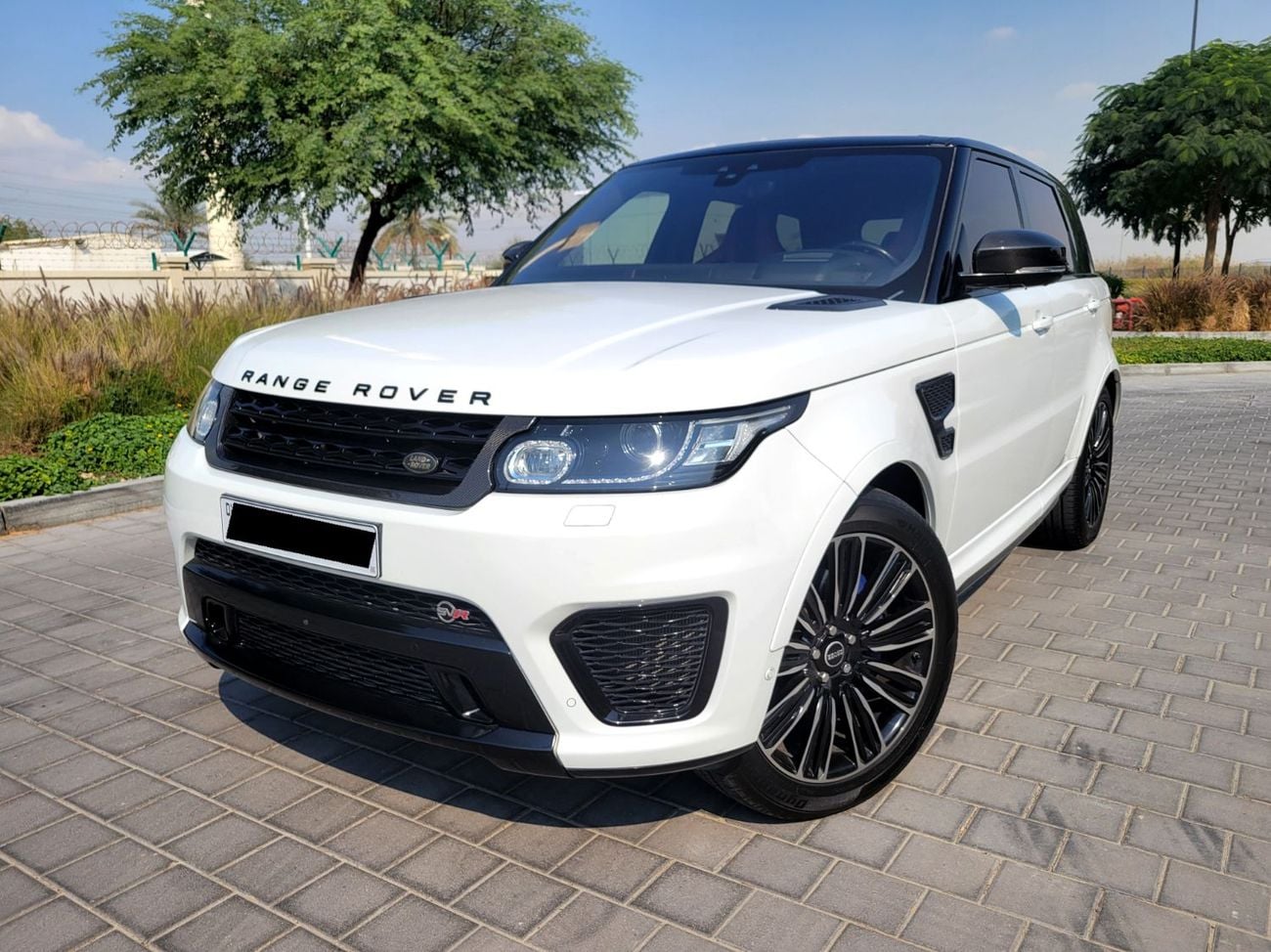 Land Rover Range Rover Sport SVR 5.0L (575 HP) AWD