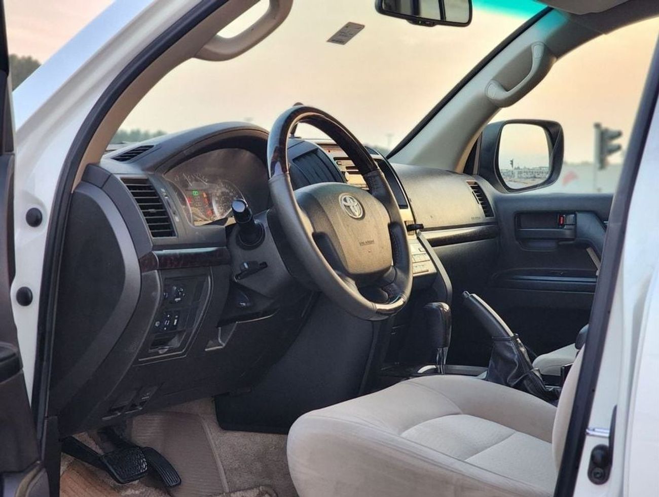 Toyota Land Cruiser GX.R V6