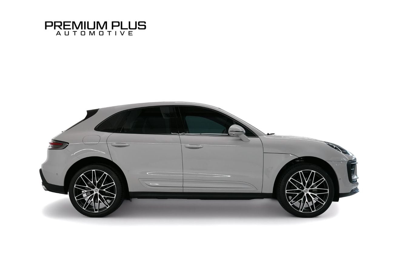 بورش ماكان Base 2025 Porsche Macan, 2027 Porsche Warranty, Sport Chrono Package, Very Low Kms, GCC