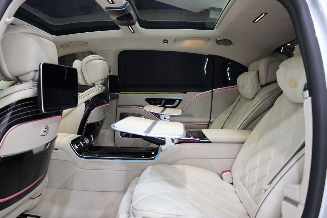 Mercedes Maybach S680 Maybach Two-Tone, Executive Rear Seat Package, Gargash Warranty + Service!!