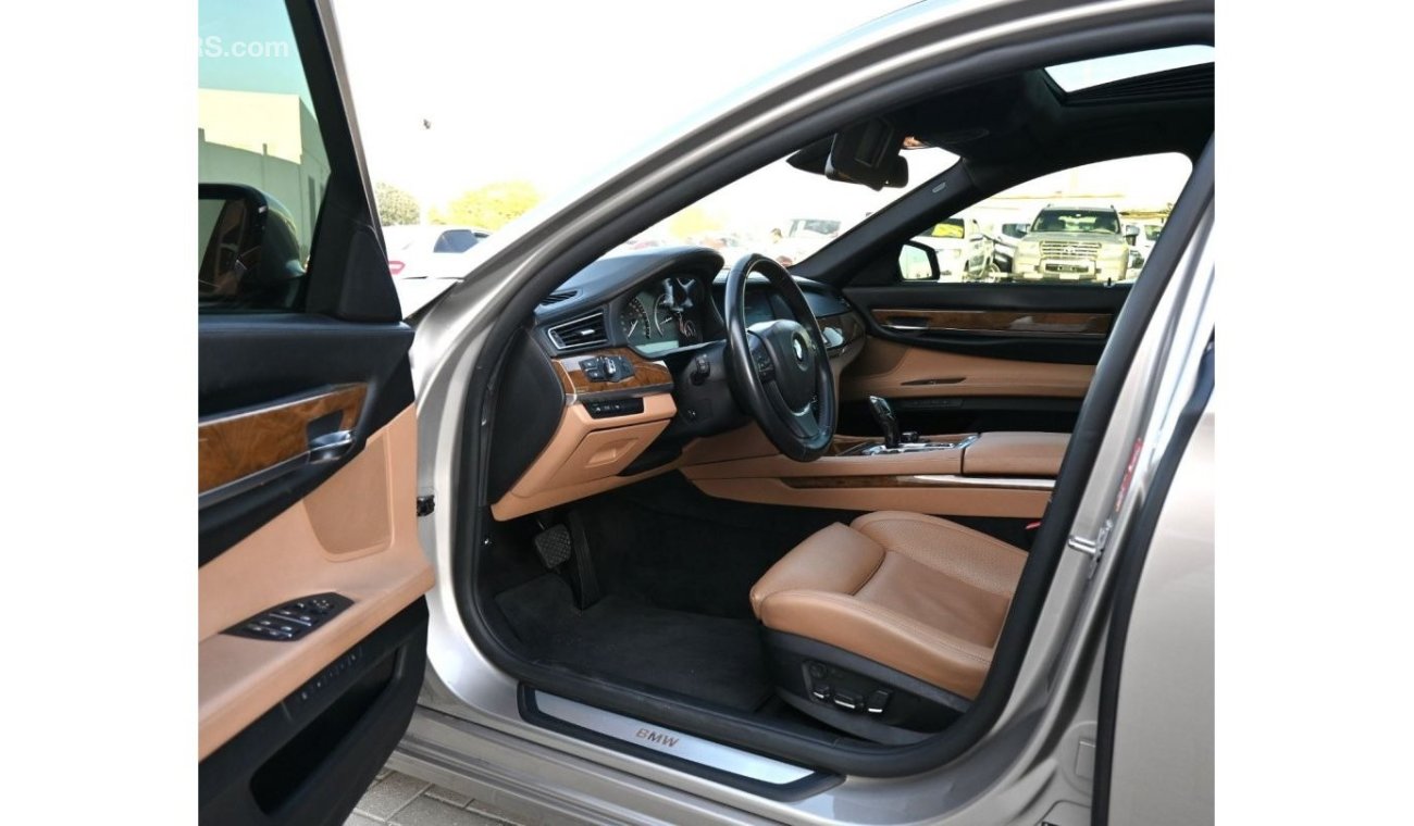 بي أم دبليو 750Li 2012 خليجي بحالة ممتازة بدون حوادث