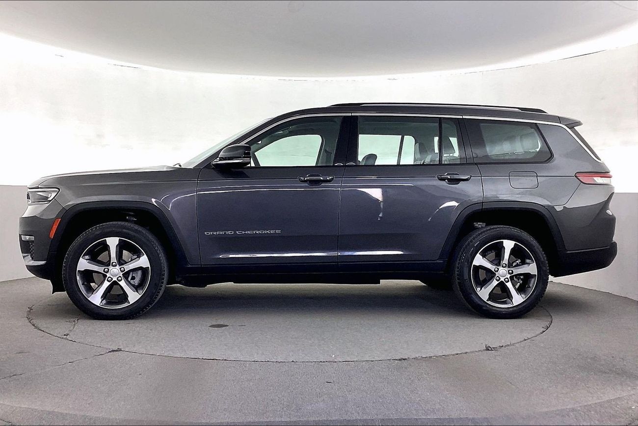 جيب شيروكي Limited | National Day Celebration | شامل الضمان | 0 ﺪﻔﻋﺓ ﺃﻮﻟﻯ