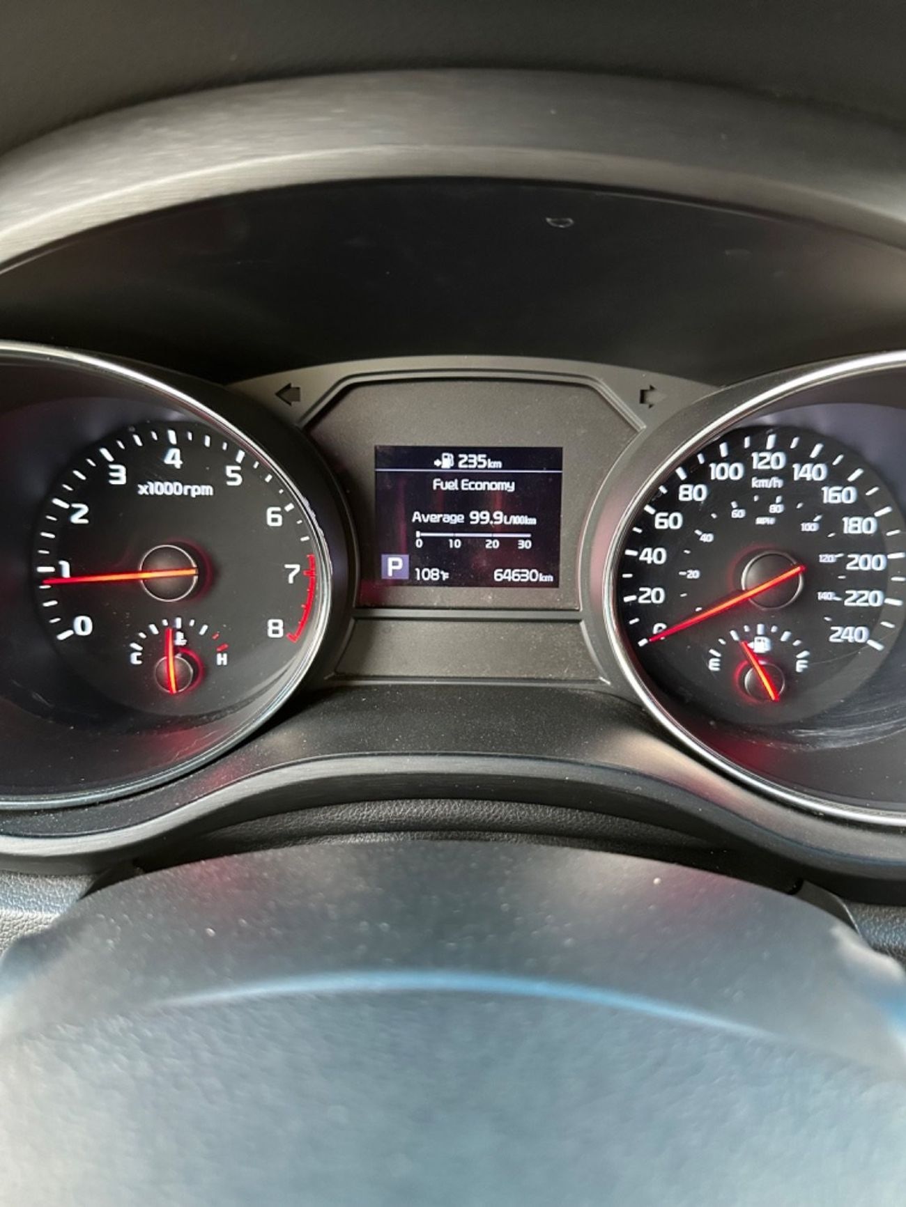 Kia Sedona car in perfect condition Kia sedona 2020 with engine capacity 3.3 car requires investment. in LX tri