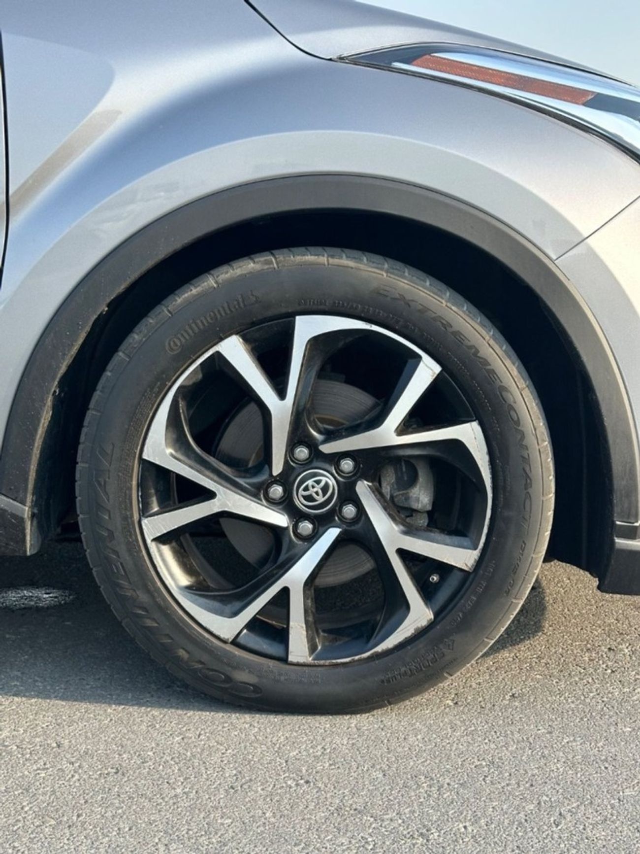 Toyota CHR XLE premium