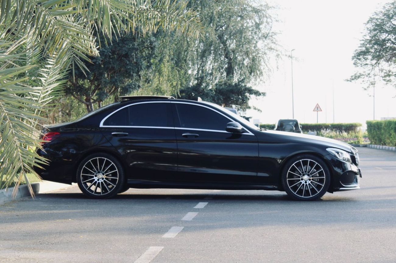 Mercedes-Benz C 200 Mercedes-Benz C200 | AMG Package | GCC Specification | Original Condition  A stylish and well-mainta