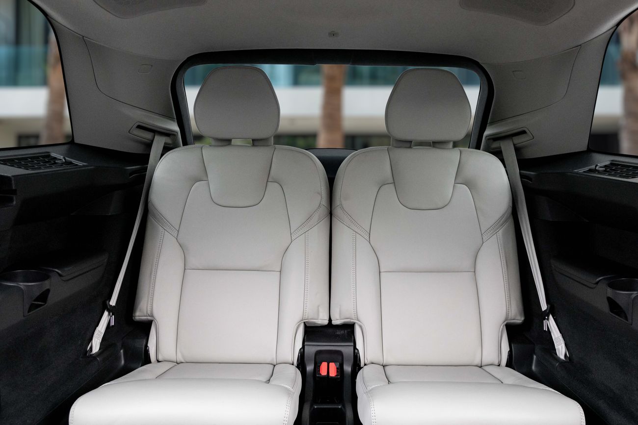 فولفو XC 90 XC90 R-Design | 3,525 P.M | 0% Downpayment | AL FUTTAIM WARRANTY