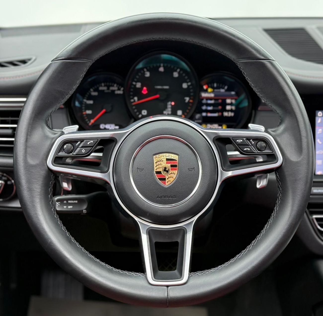 Porsche Macan Std 2.0L (252 HP) 2020 Porsche Macan, Warranty, Full Service History, Fully Loaded, Excellent Condit