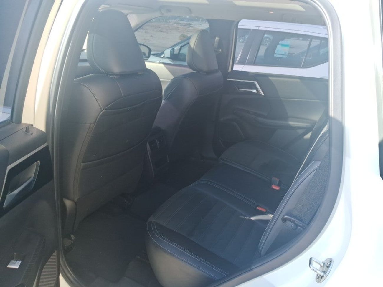 ميتسوبيشي آوتلاندر PREMIUM 2.4 | بدون دفعة مقدمة | اختبار القيادة في المنزل