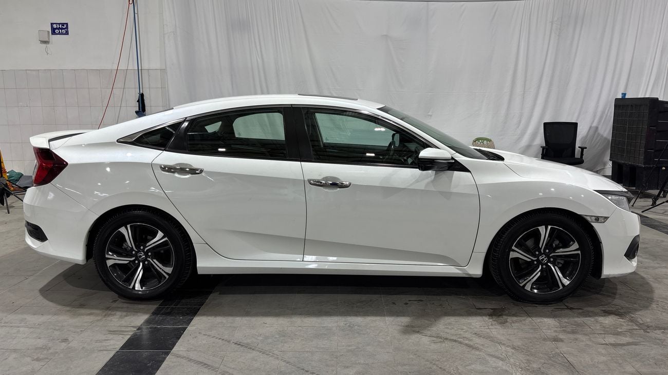Honda Civic 2018 RS | AED 761/Month | 0 DP | 30 Day Return | Warranty | Service History