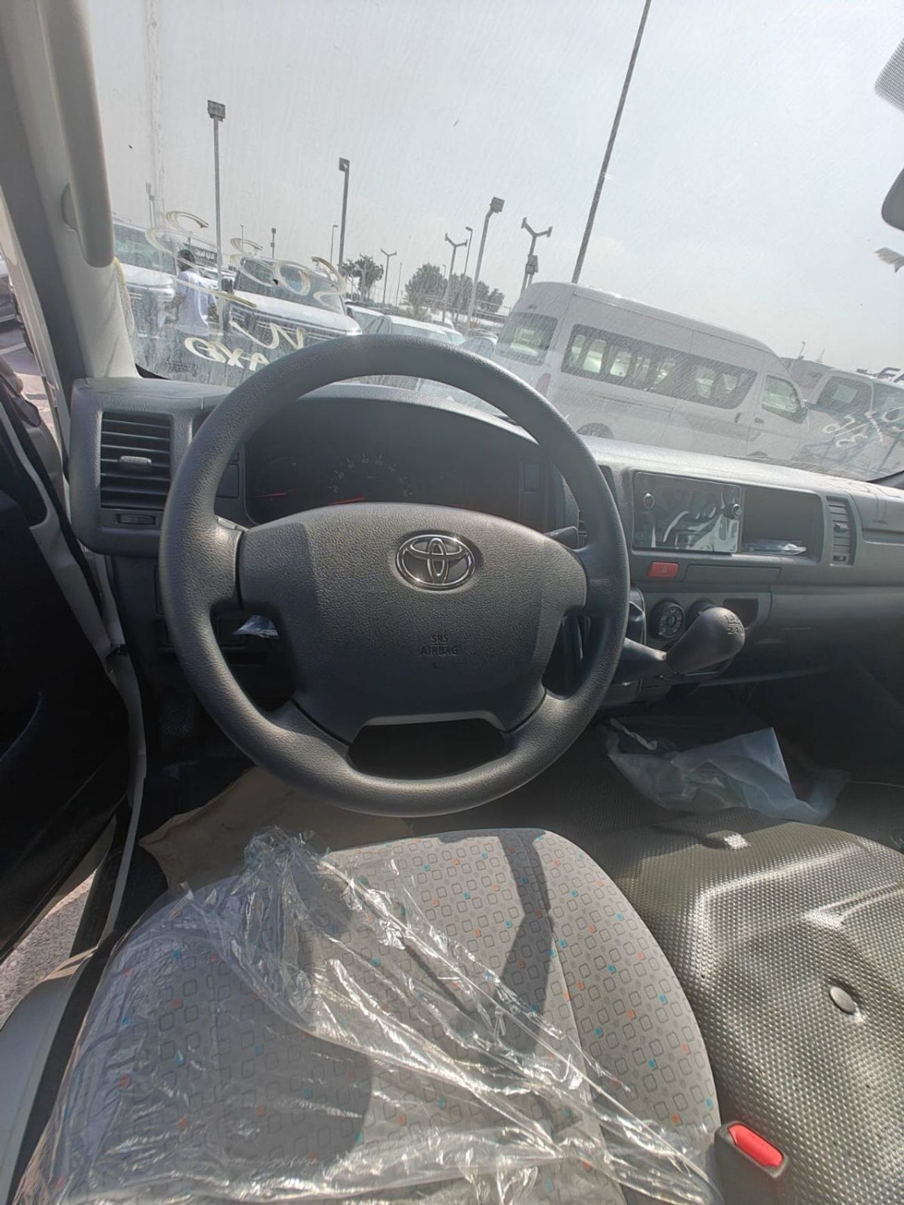 Toyota Hiace 2.5L DIESEL HR 15 SEATER MANUAL TRANSMISSION( FOR RE-EXPORT ONLY )