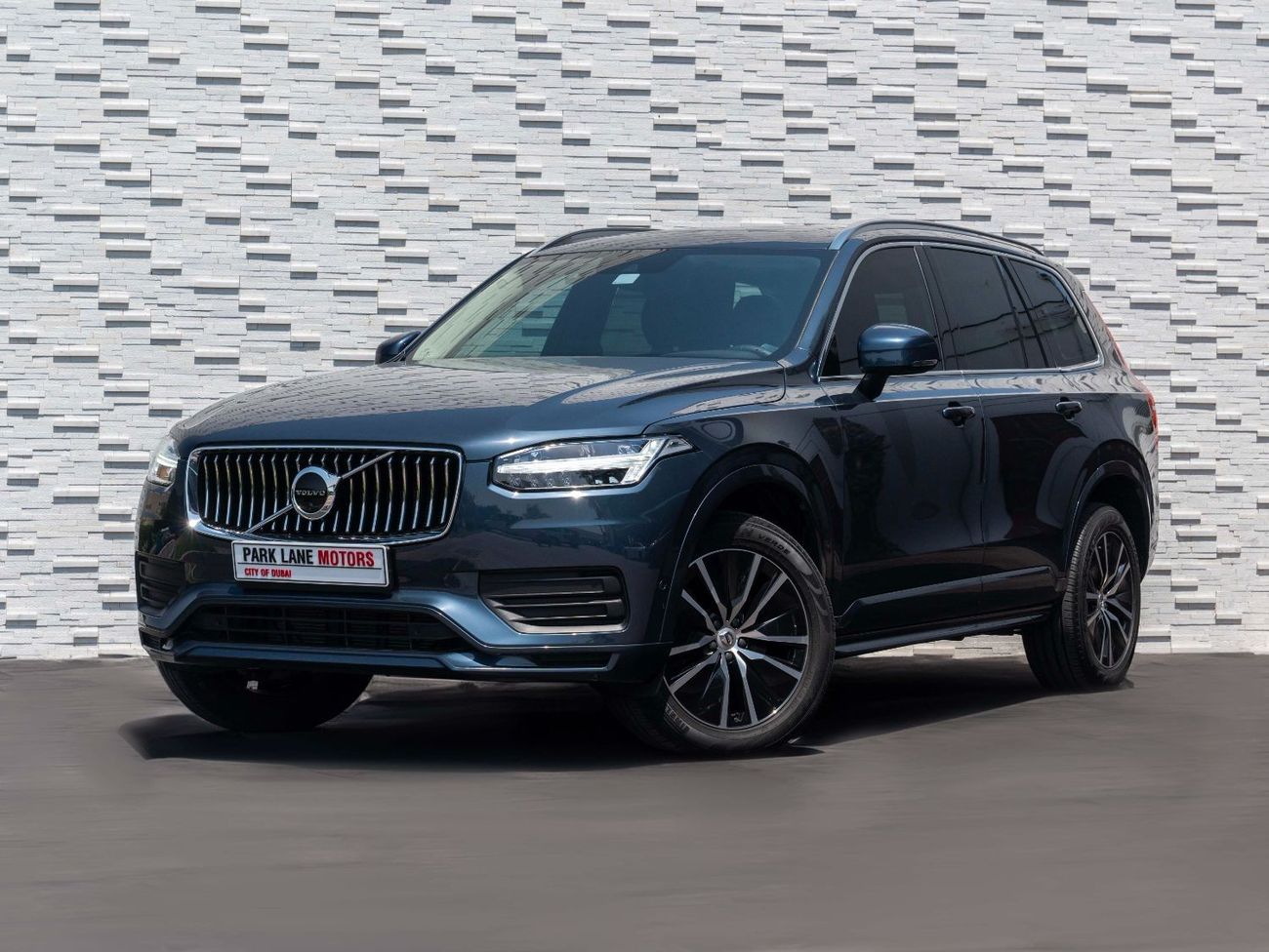Volvo XC90 AED 2,988 PM • XC90 B5 • ONLY 15,000 KMS • OFFICAL VOLVO WARRANTY AND SERVICE CONTRACT