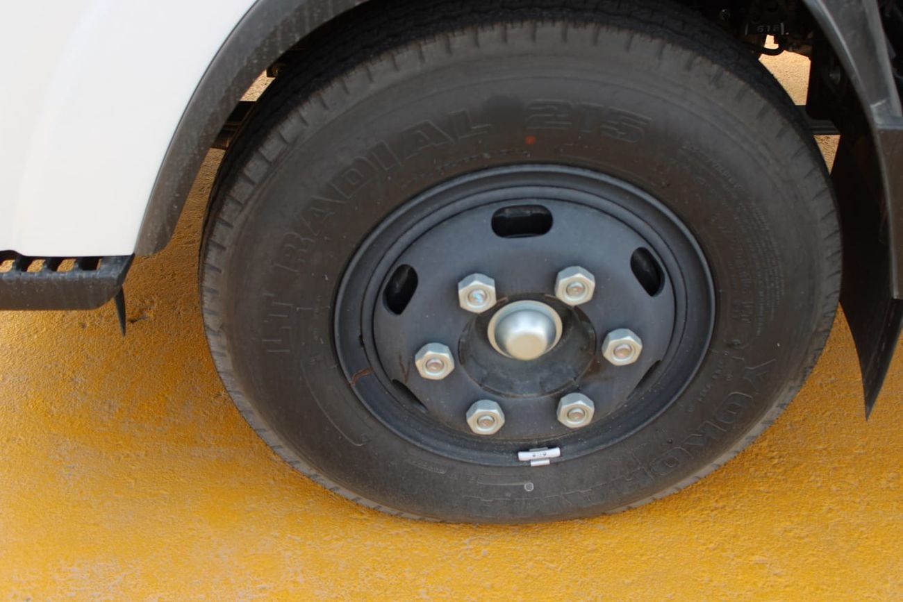 إيسوزو NPR شاحنة تجارية إيسوزو NPR 71 | ديزل موثوق | صفقات بالجملة | تصدير |