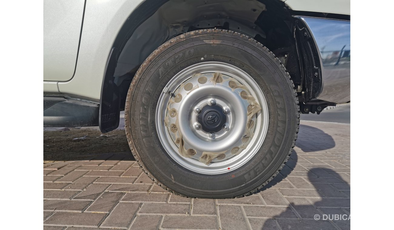 Toyota Hilux 2.7L PETROL, 17" TYRE, ALL WHEEL DRIVE, XENON HEADLIGHTS (CODE # THBS01)