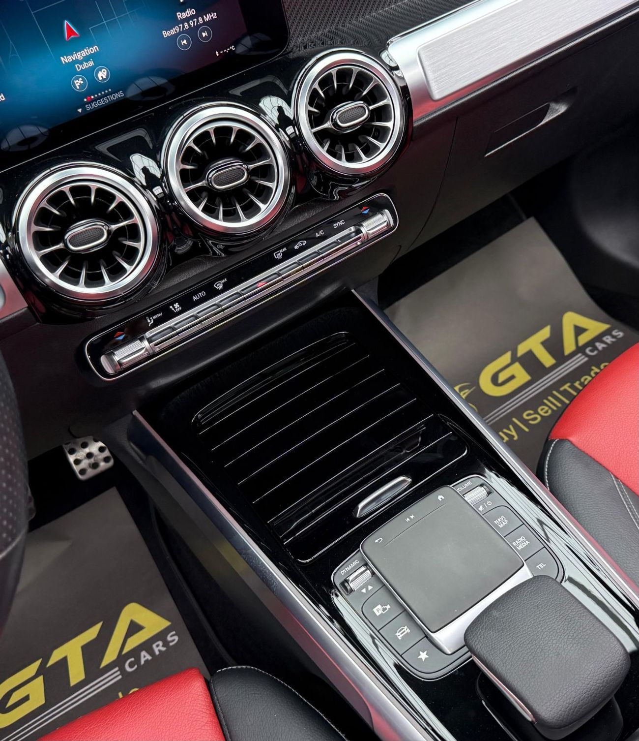 مرسيدس بنز GLB 250 4MATIC 2.0L 2022 Mercedes Benz GLB 250 4MATIC, 2027 MB Warranty + Service, Full MB Service History,