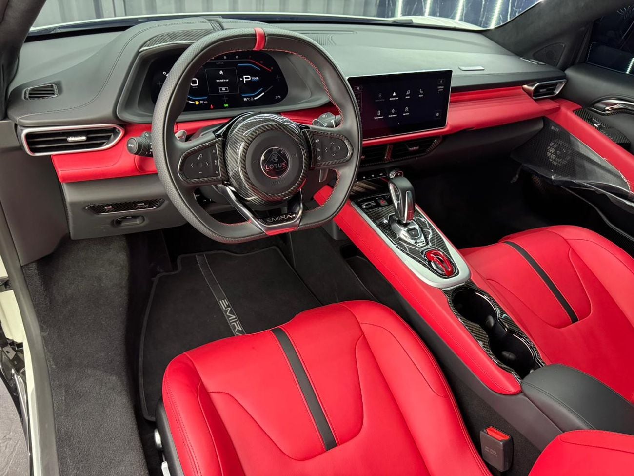 لوتس أميرة Emira - 2.0L,360Hp,8- Speed Automatic,RWD