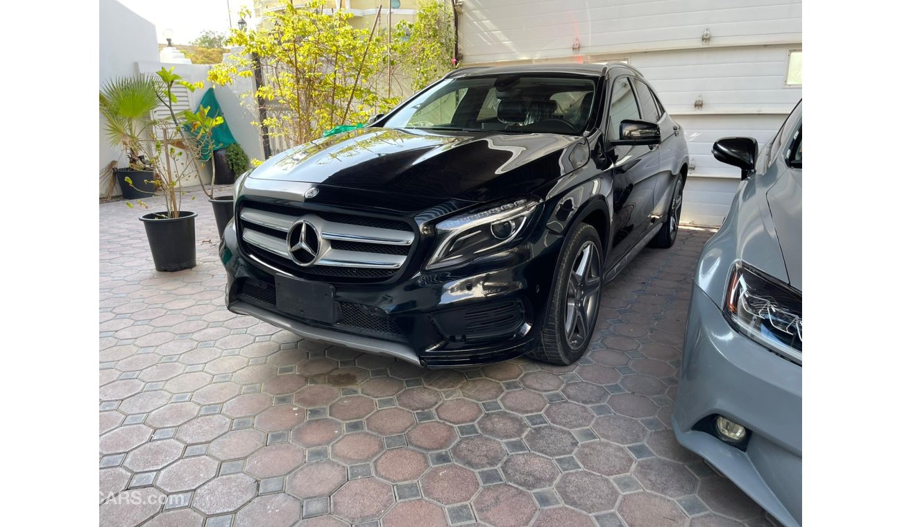 مرسيدس بنز GLA 250 GLA250 2015 excrllent condition low millage