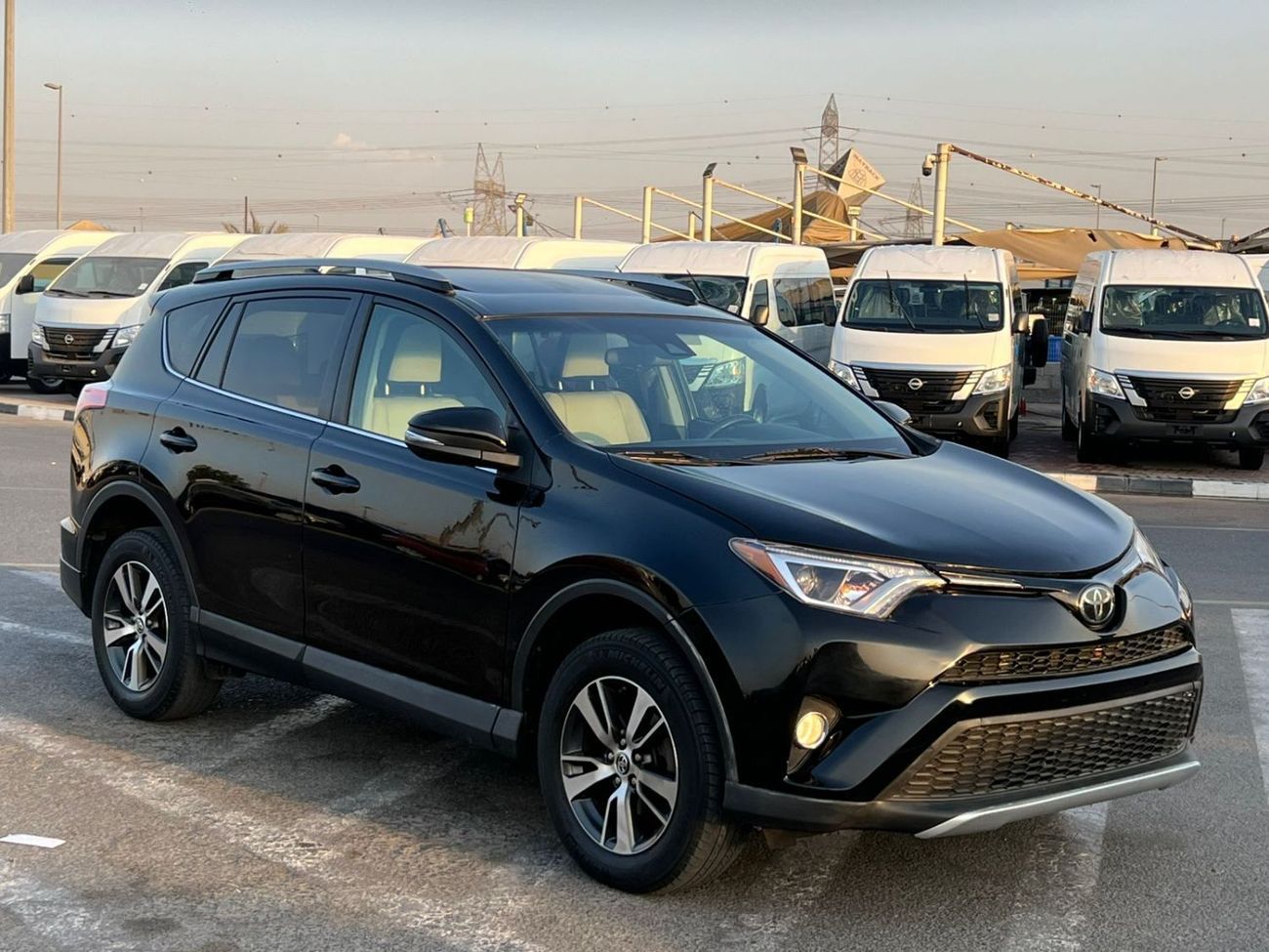 Toyota RAV4 2018 XLE - 2.5L V4-RearCam-AWD 4x4 - Push Start - Leather seat Sunroof