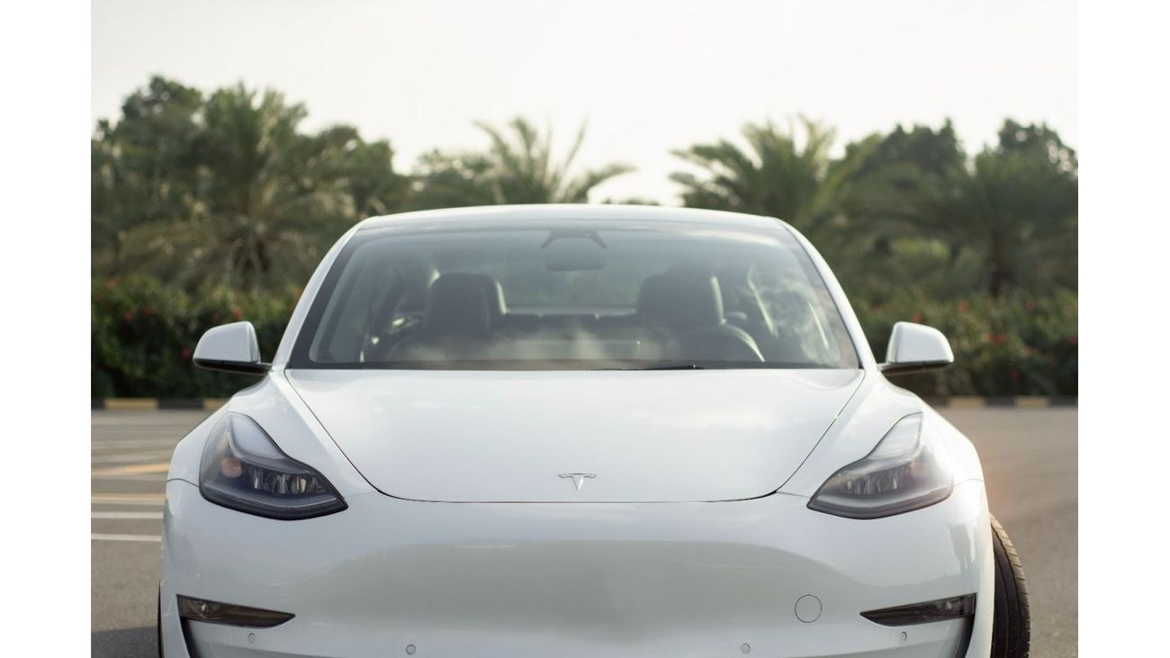 Tesla Model 3 usa All Wheel Drive