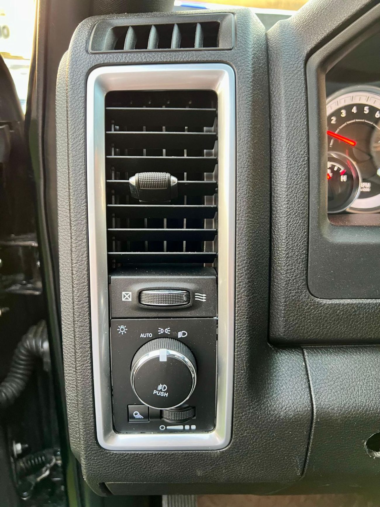 دودج رام فان Ram classic v6 warranty one bank financie available