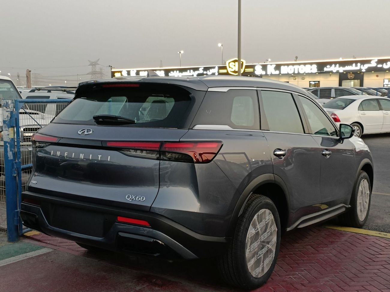 Infiniti QX60 3.5L LUXE Climate Package LUXURY CLIMATE PACKAGE / 3.5L PETROL  V6 / PANORAMIC ROOF / LETAHER WITH P