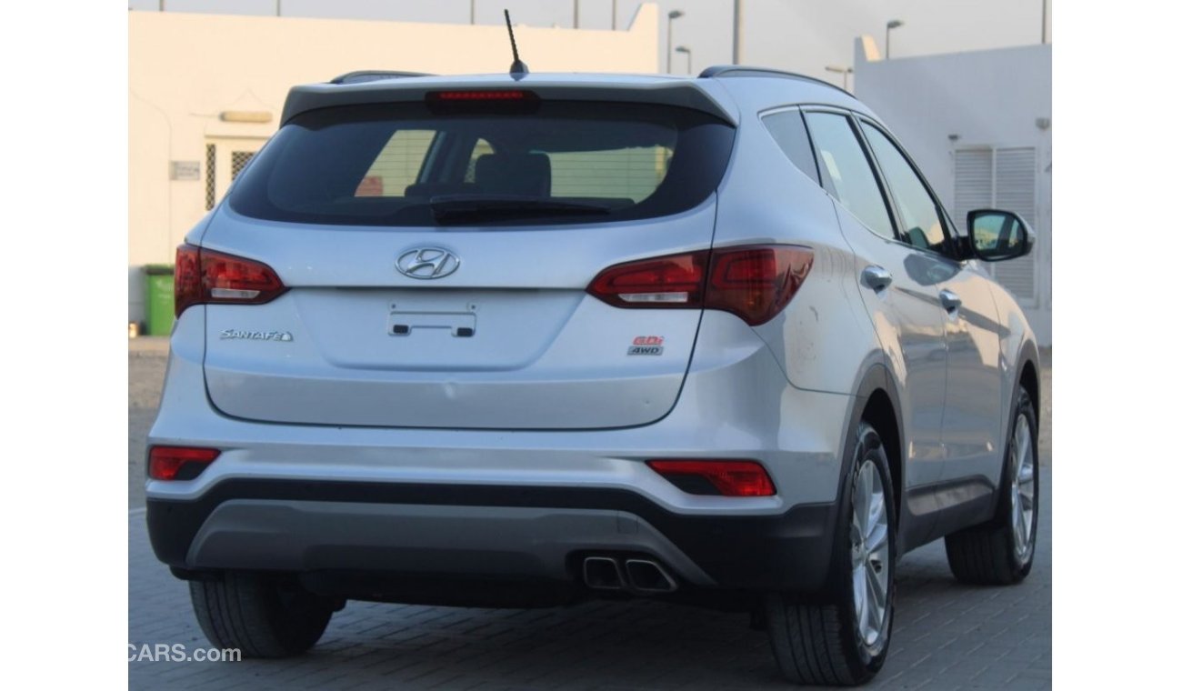 Hyundai Santa Fe Hyundai Santa Fe 2018 GCC Forwell Panorama in excellent condition