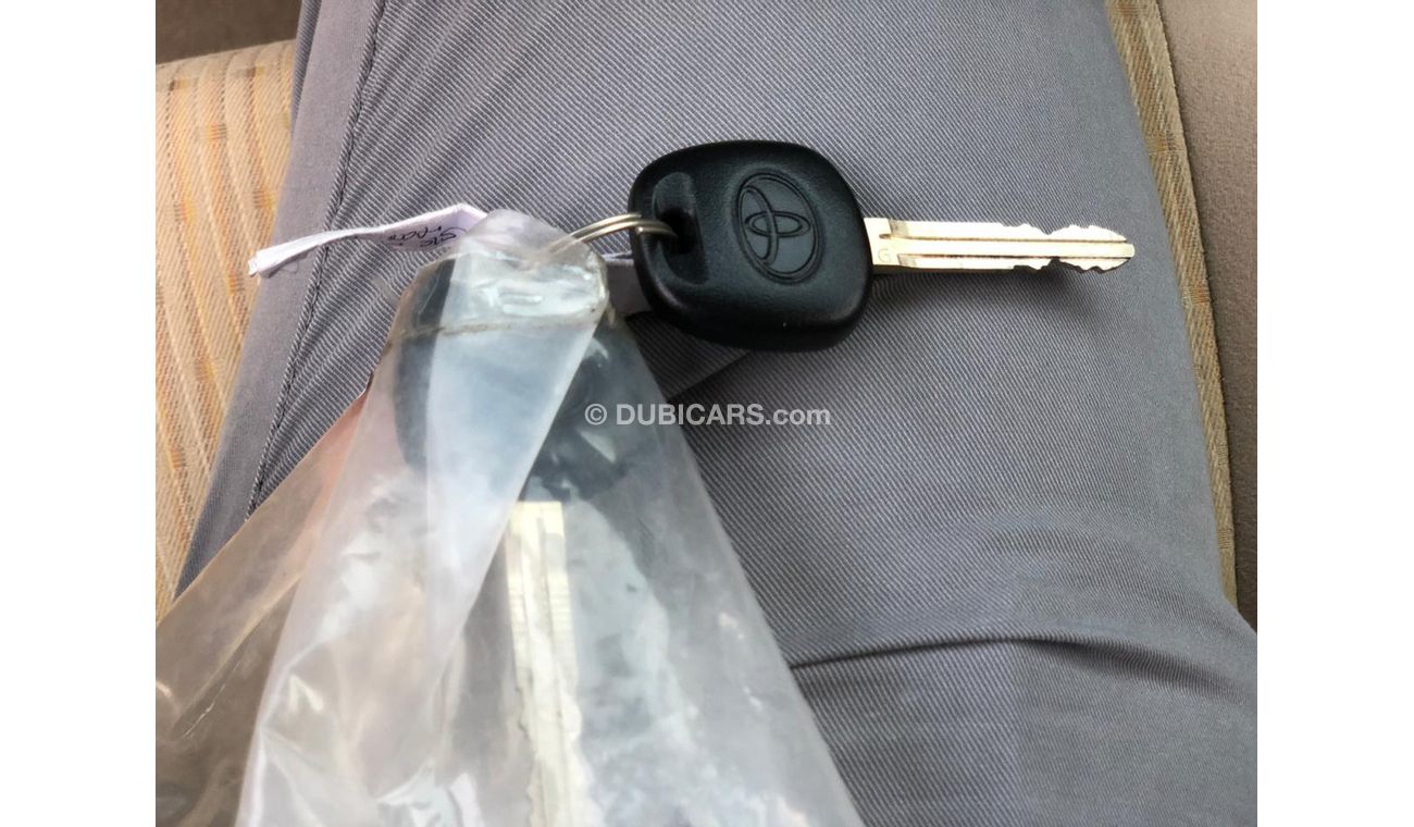 Toyota Yaris SEDAN, 1.3L, BASIC OPTION, MY2020