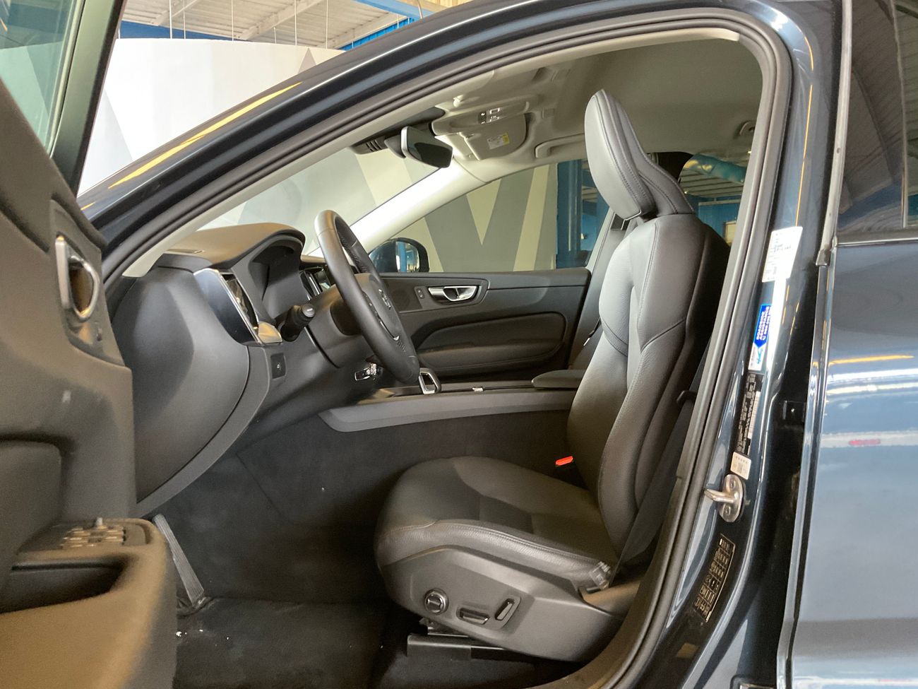 فولفو XC 60 B5 Core | شامل الضمان | 0 ﺪﻔﻋﺓ ﺃﻮﻟﻯ