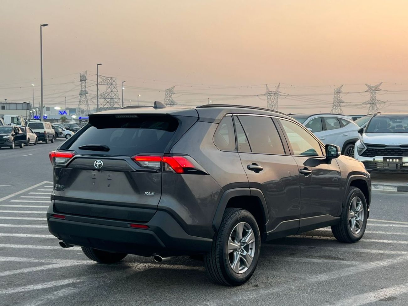 Toyota RAV4 2025 Toyota RAV4 XLE Full Option - 2.5L V6 - Rear CAM - Low Mileage - Radar System -