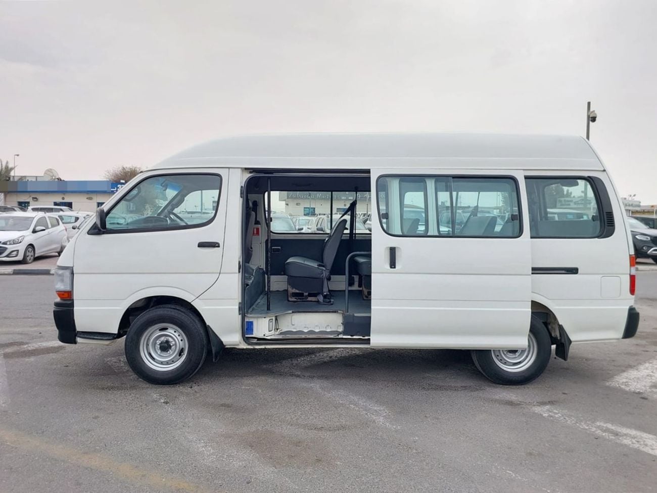 تويوتا هاياس TOYOTA HIACE VAN RHD 2000 MODEL 2.4 L PETROL MANUAL(PM02940)