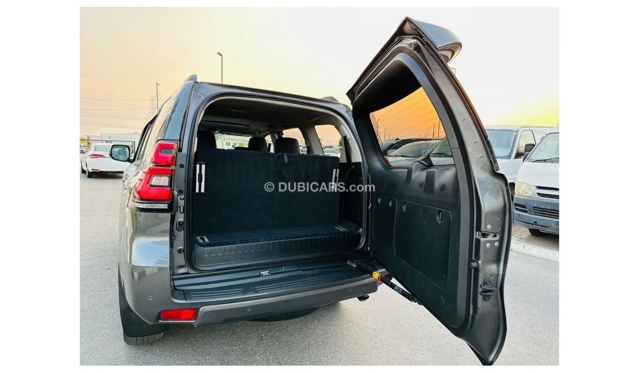 Toyota Prado TZ-G Type FULL OPTION | Premium Condition | SUNROOF | 2.8L DIESEL ENGINE | AT | BLACK LEATHER INTERI