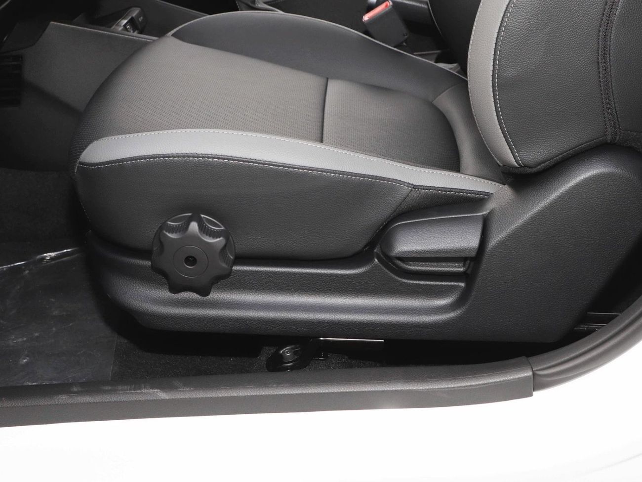 Kia KX1 Kia kX1 / Chinese / white / 0km