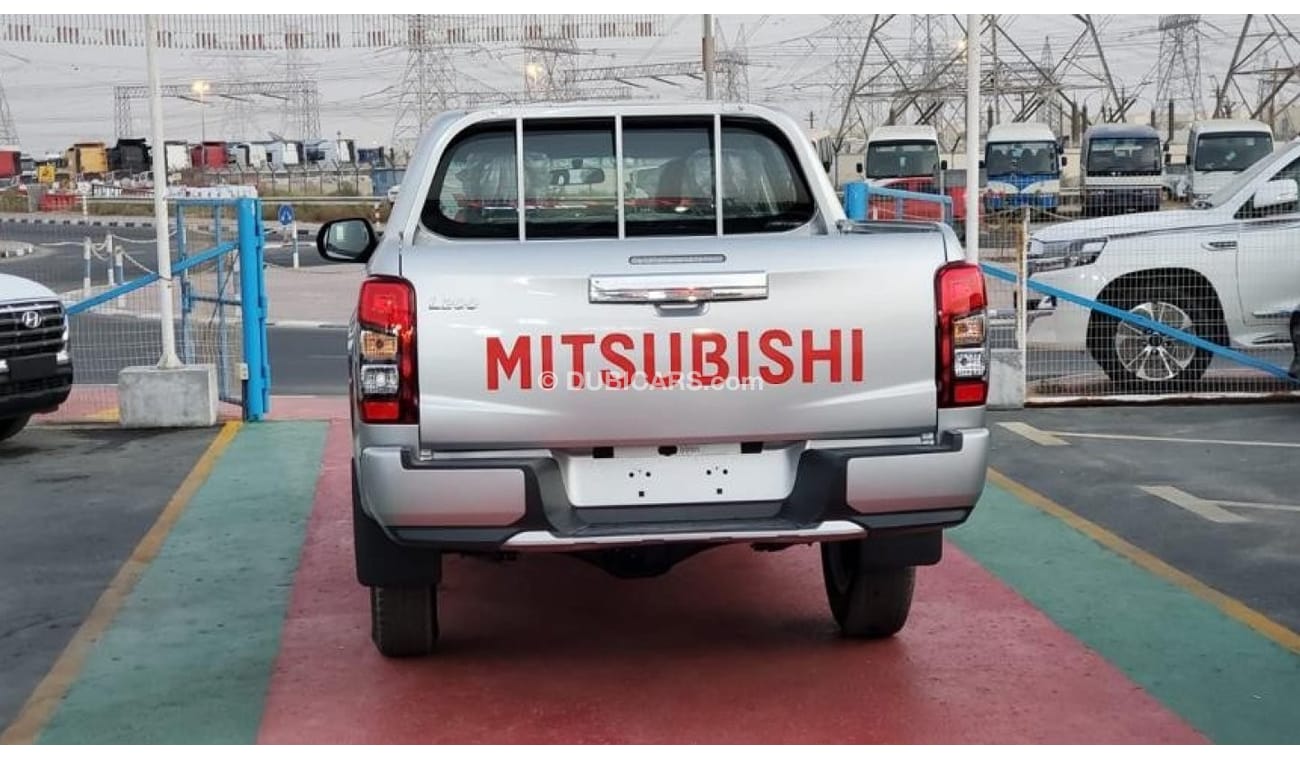 ميتسوبيشي L200 Mitsubishi L200 Pick Up D/Cab M/T 2.4L Diesel with Chrome Package