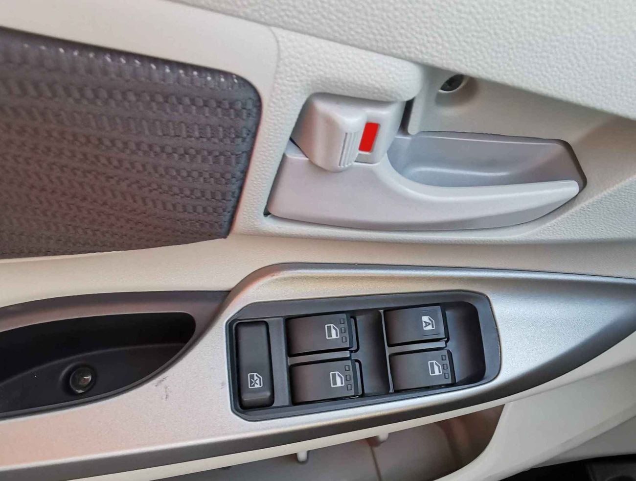 Toyota Avanza 1.5L Petrol, Alloy Rims, Front & Rear A/C, CAN BE REGISTERED UAE (CODE # 67959)