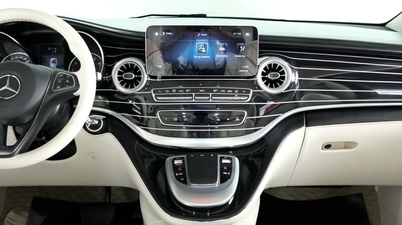 Mercedes-Benz V 250 Std 2.1L VIP-Star Light System-Low Mileage-Maybach Wheels-Rear Seats Entertainmen