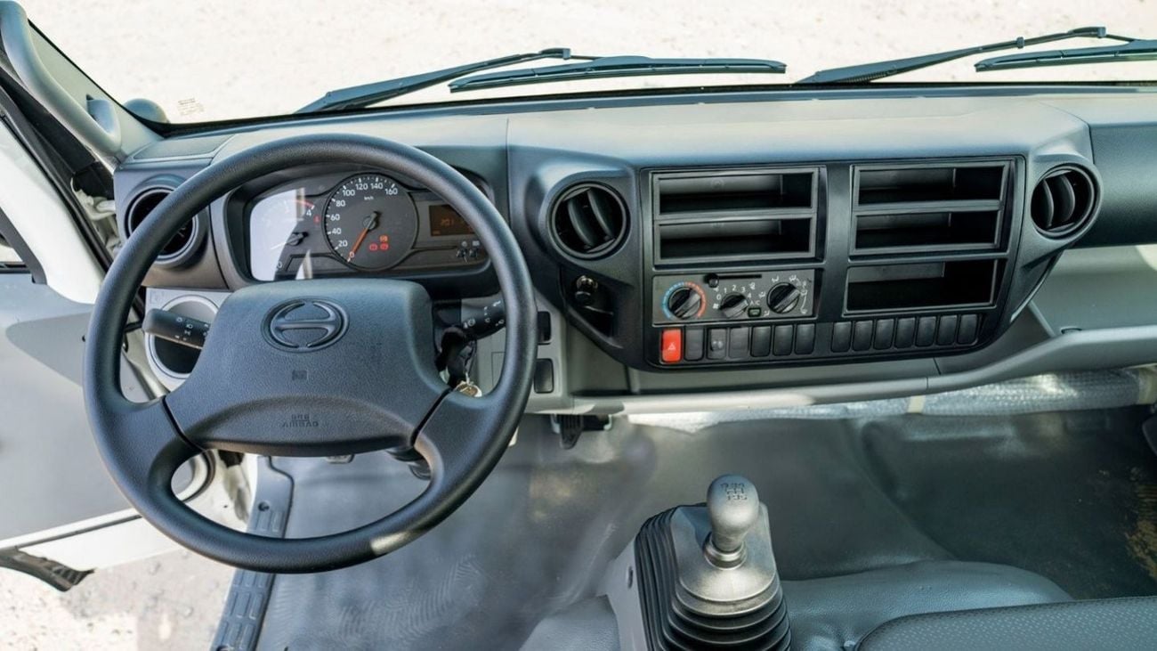 Hino 300 HINO 300 3711 SC CARGO TRUCK 4.0D MT MY2023