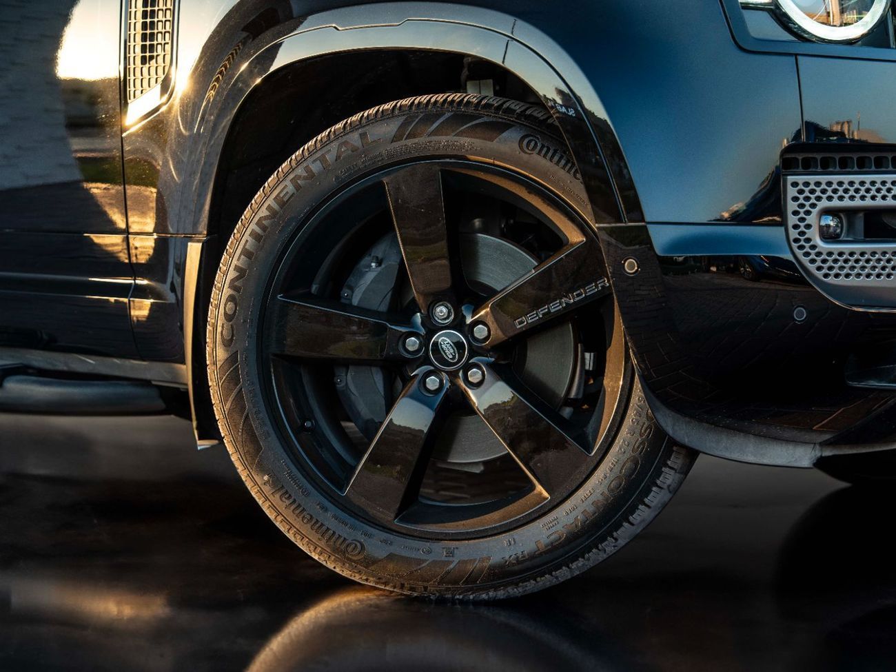 لاند روفر ديفندر P400 110 X-Dynamic HSE 3.0L (5 Seater)