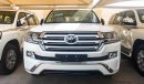 Toyota Land Cruiser GXR V8 White Edition