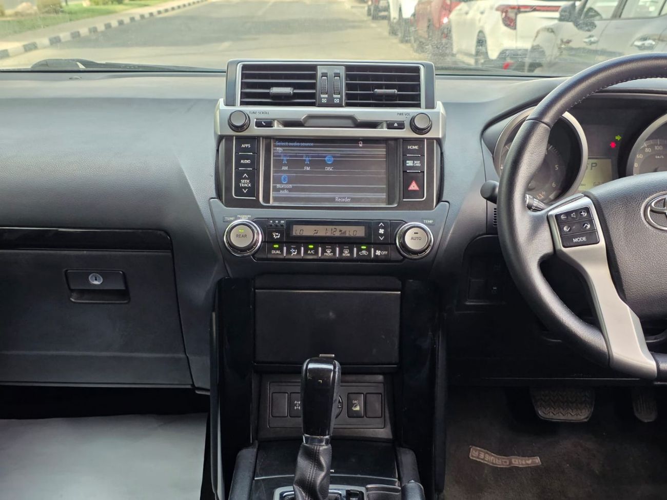 Toyota Prado original shape 2016 model 2,8 liter ,right hand drive ,diesel ,only for export