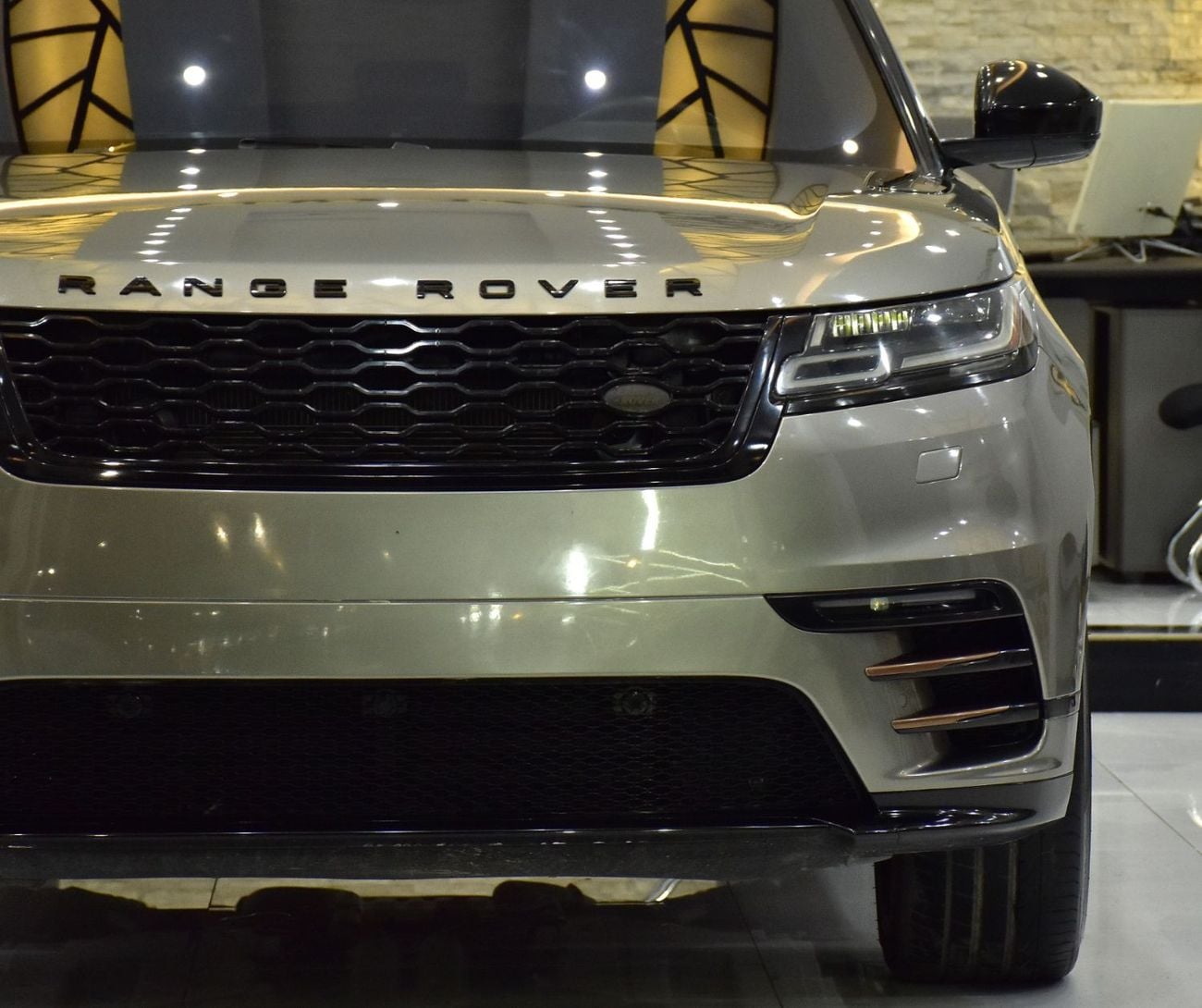Land Rover Range Rover Velar EXCELLENT DEAL for our Range Rover Velar P380 SE ( 2018 Model ) in Grey Color American Specs