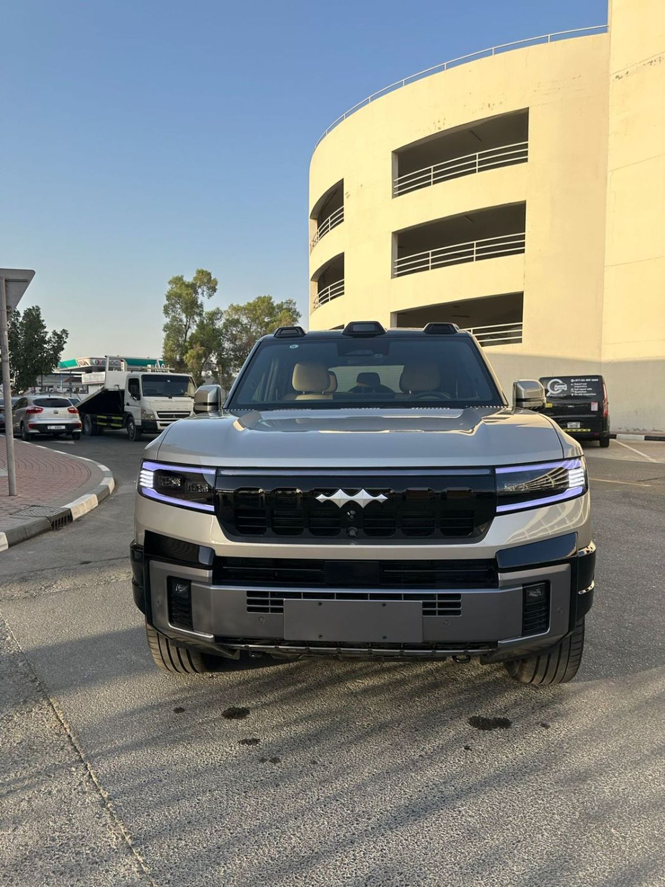 بي واي دي ليوبارد 8 8 Flagship