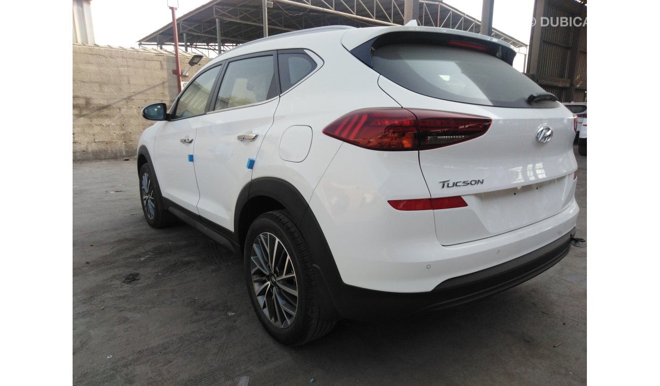 Hyundai Tucson 2.0L ENGINE WITHOUT PANORAMIC ROOF WITH ONE ELECTRIC SEAT, PUSH START AND FRONT AND REAR SENSORS