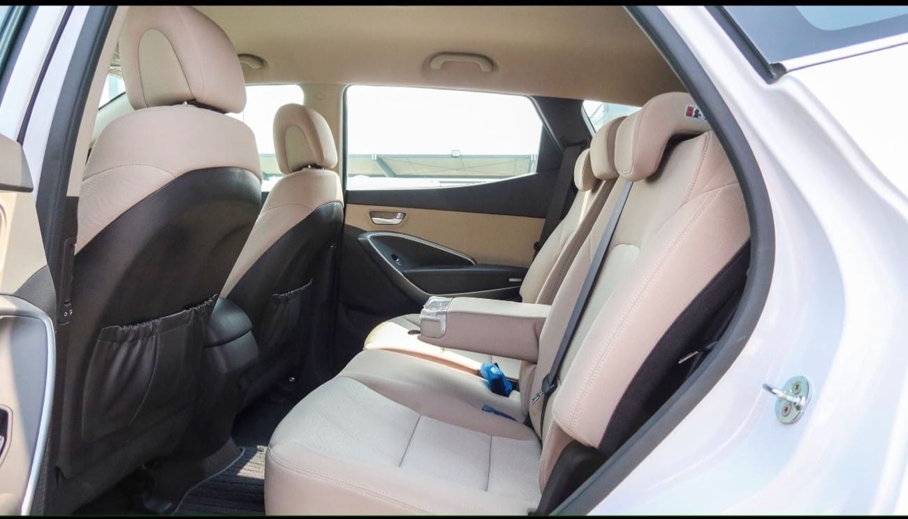 Hyundai Santa Fe Base 3.5L