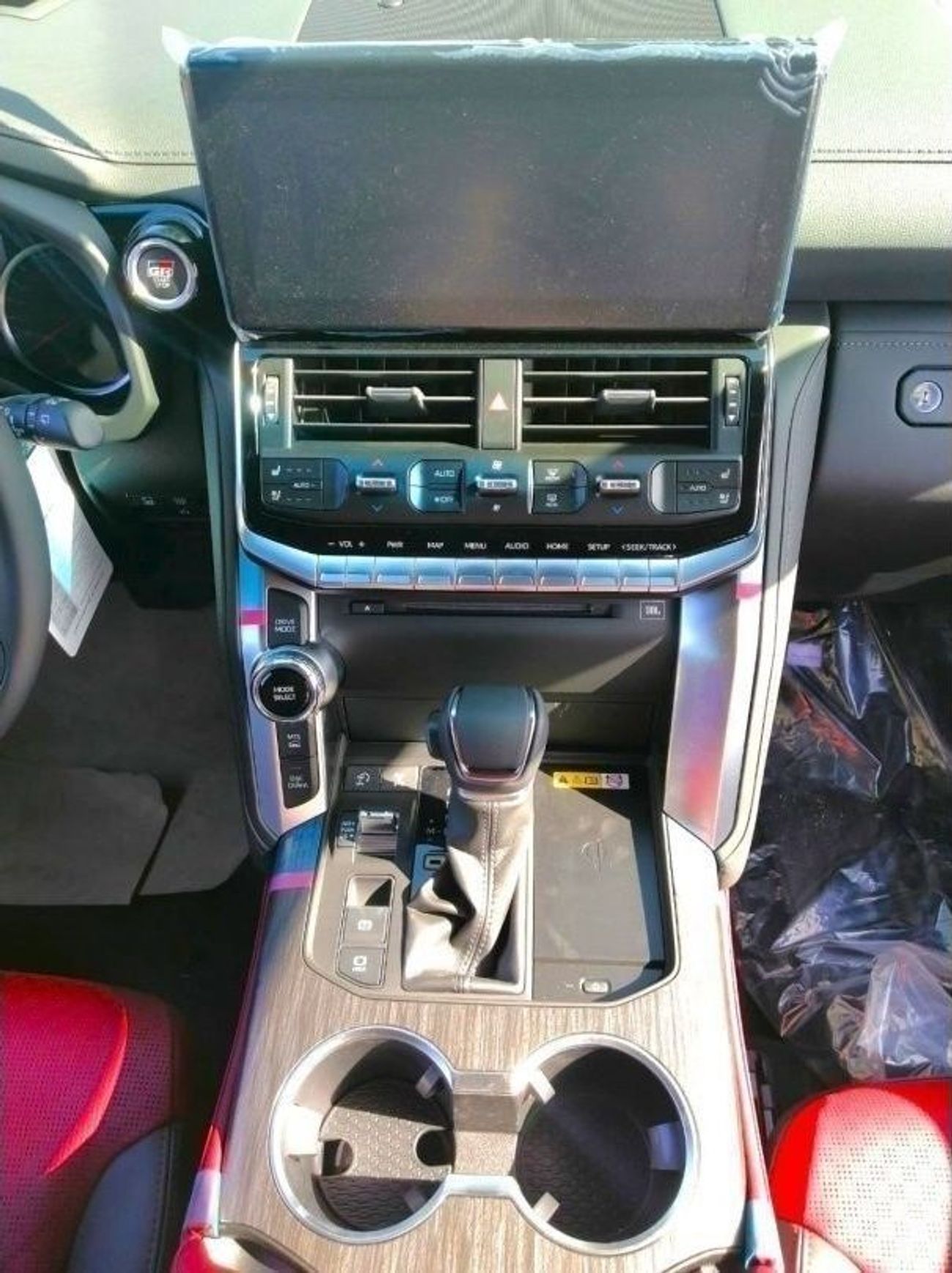 تويوتا لاند كروزر GR - FULL OPTION - PETROL