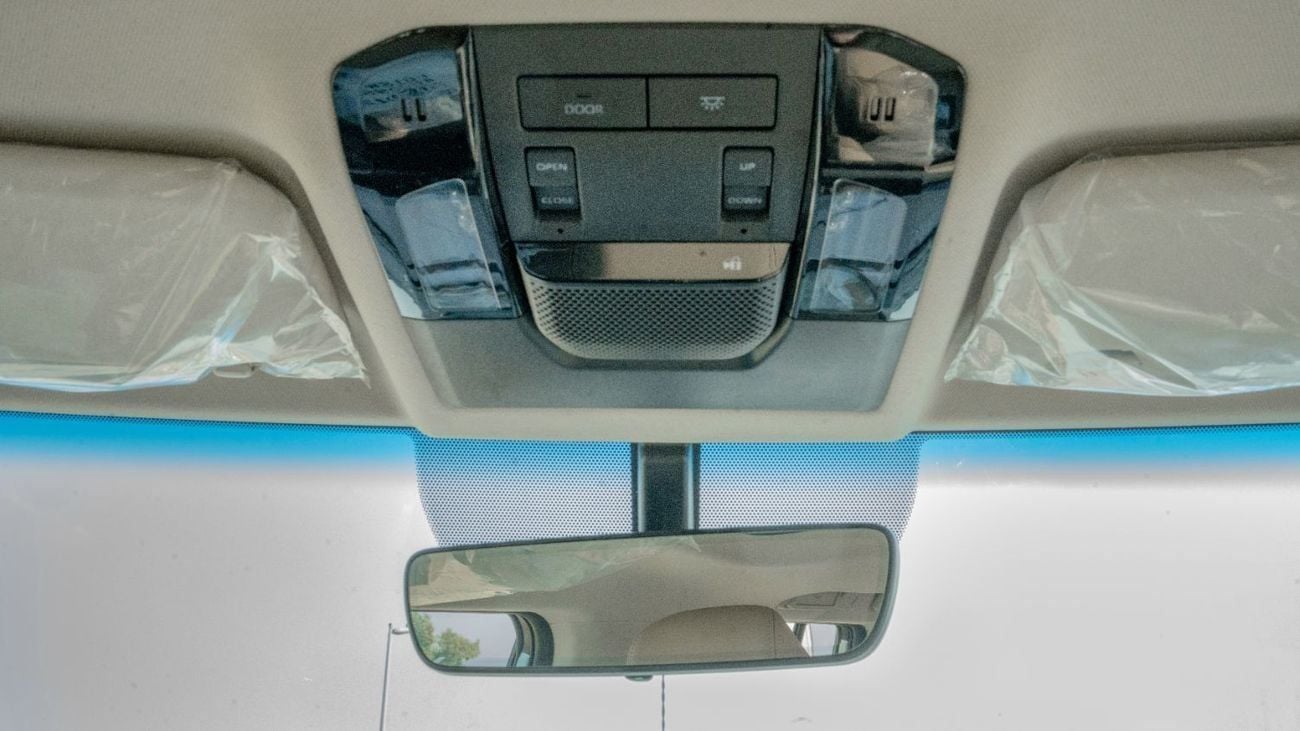 Toyota Prado 2026 Toyota Land Cruiser Prado 2.8L AT Diesel (White-Beige)