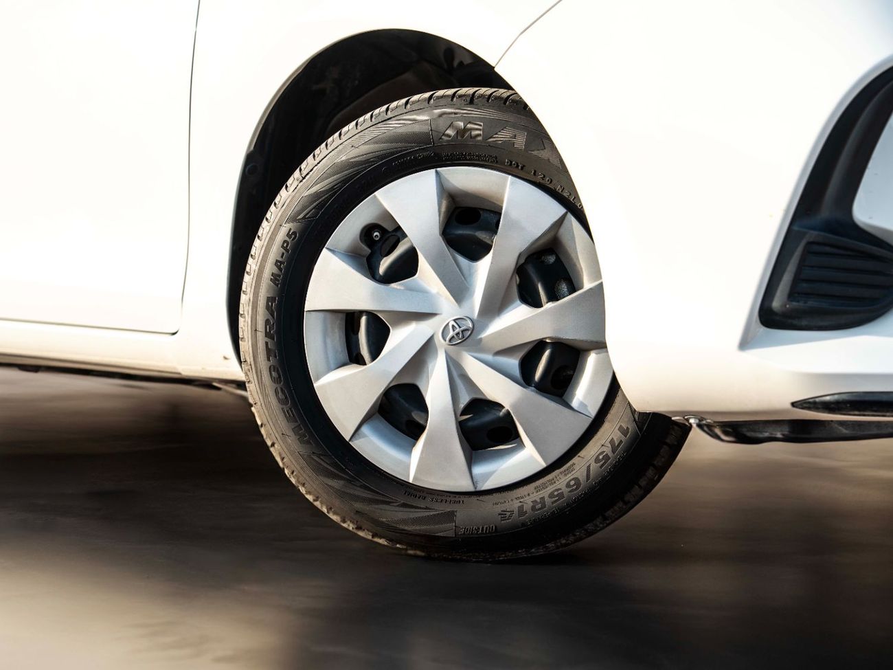 تويوتا يارس 1.5L E