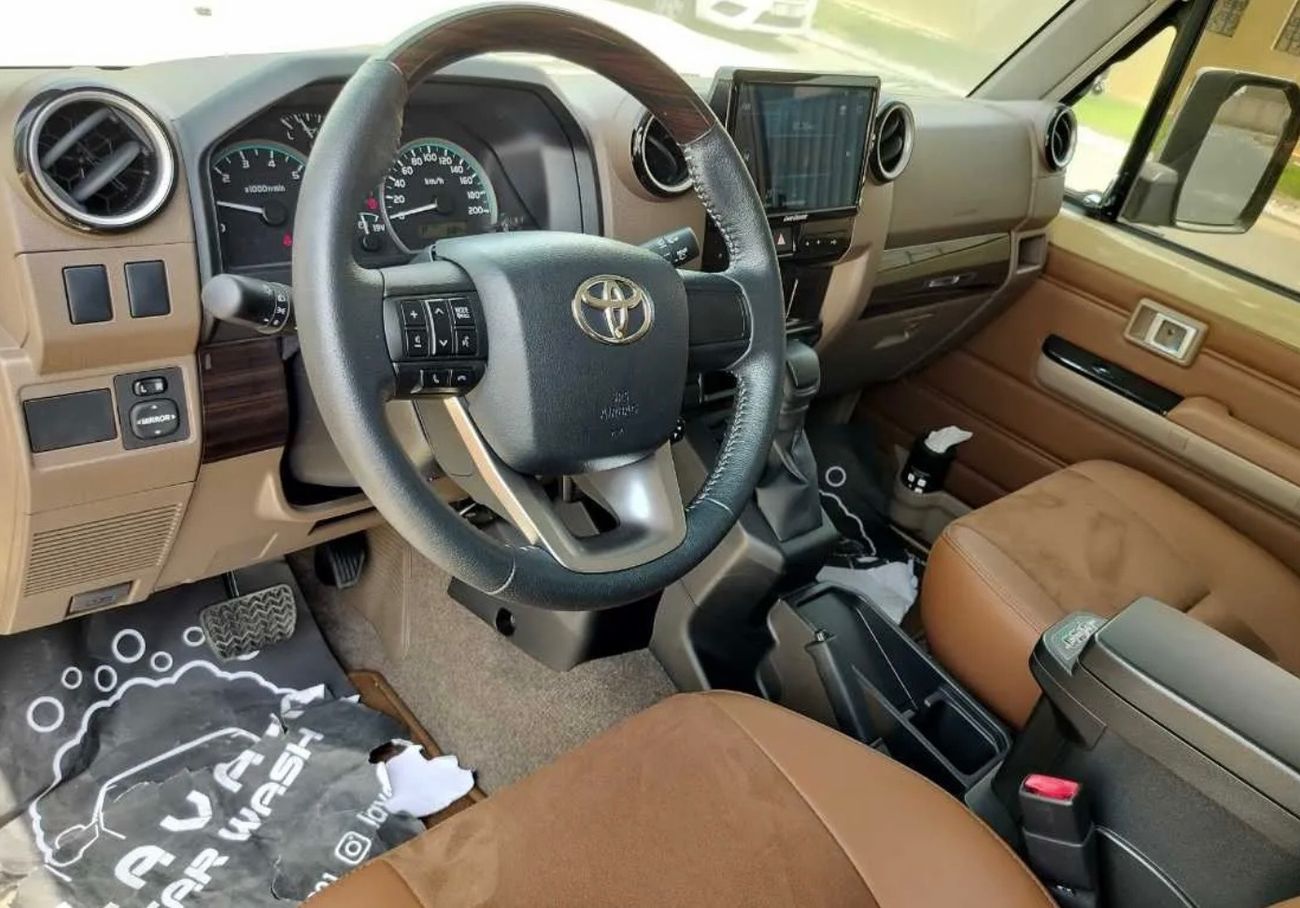 تويوتا لاند كروزر 70 DX 4.0L A/T