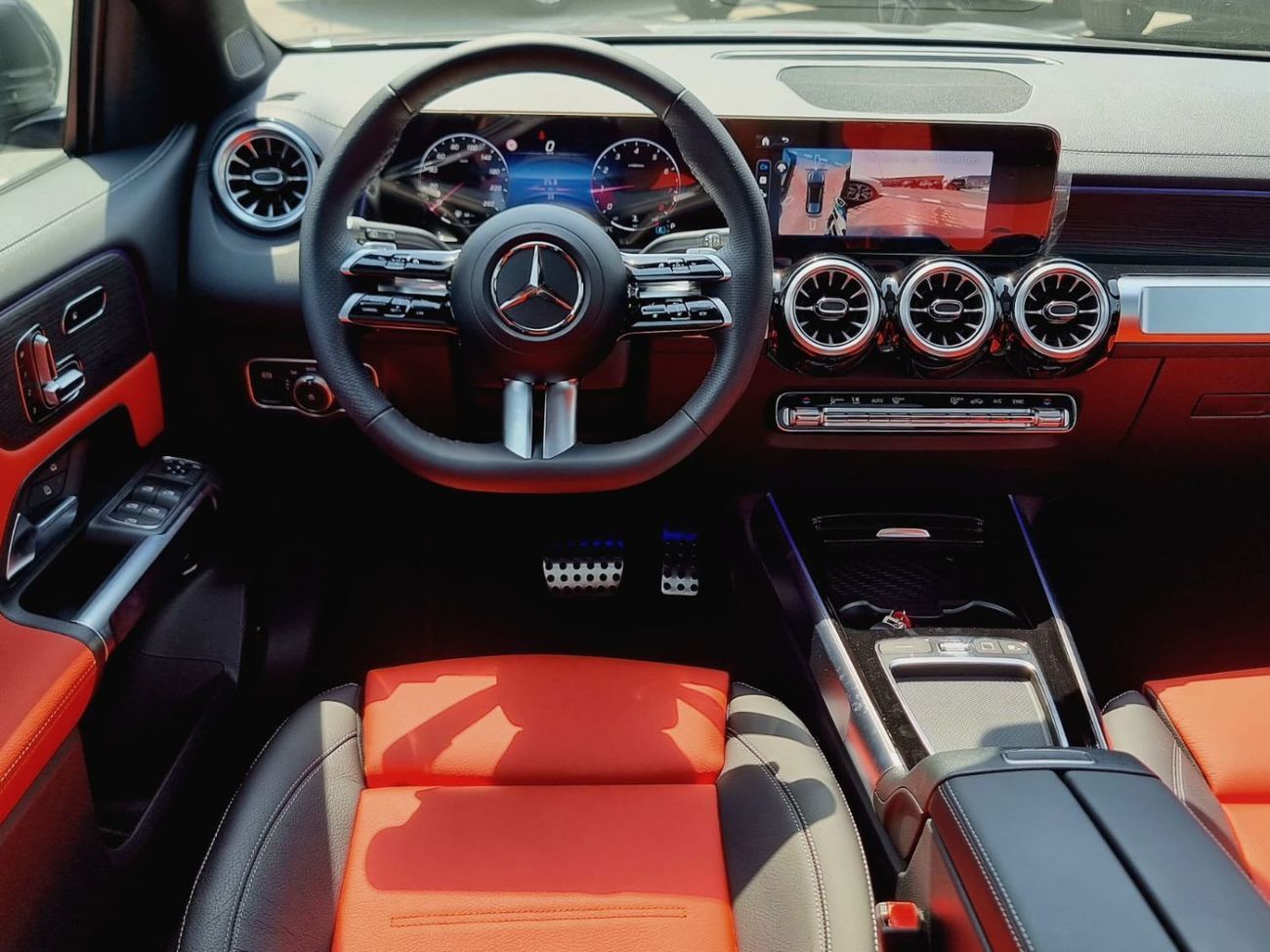 مرسيدس بنز GLB 200 AMG SUV 7 Seater Under Warranty 2025 GCC