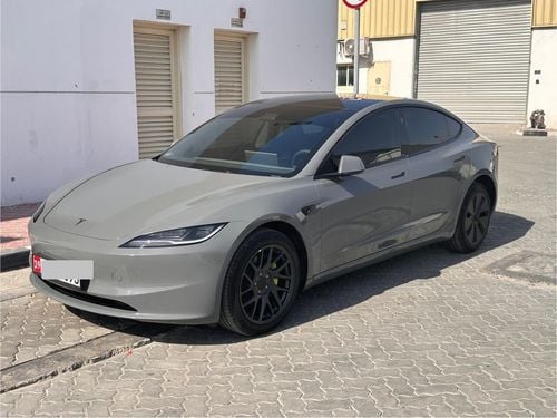 Tesla Model 3 Long Range (AWD)