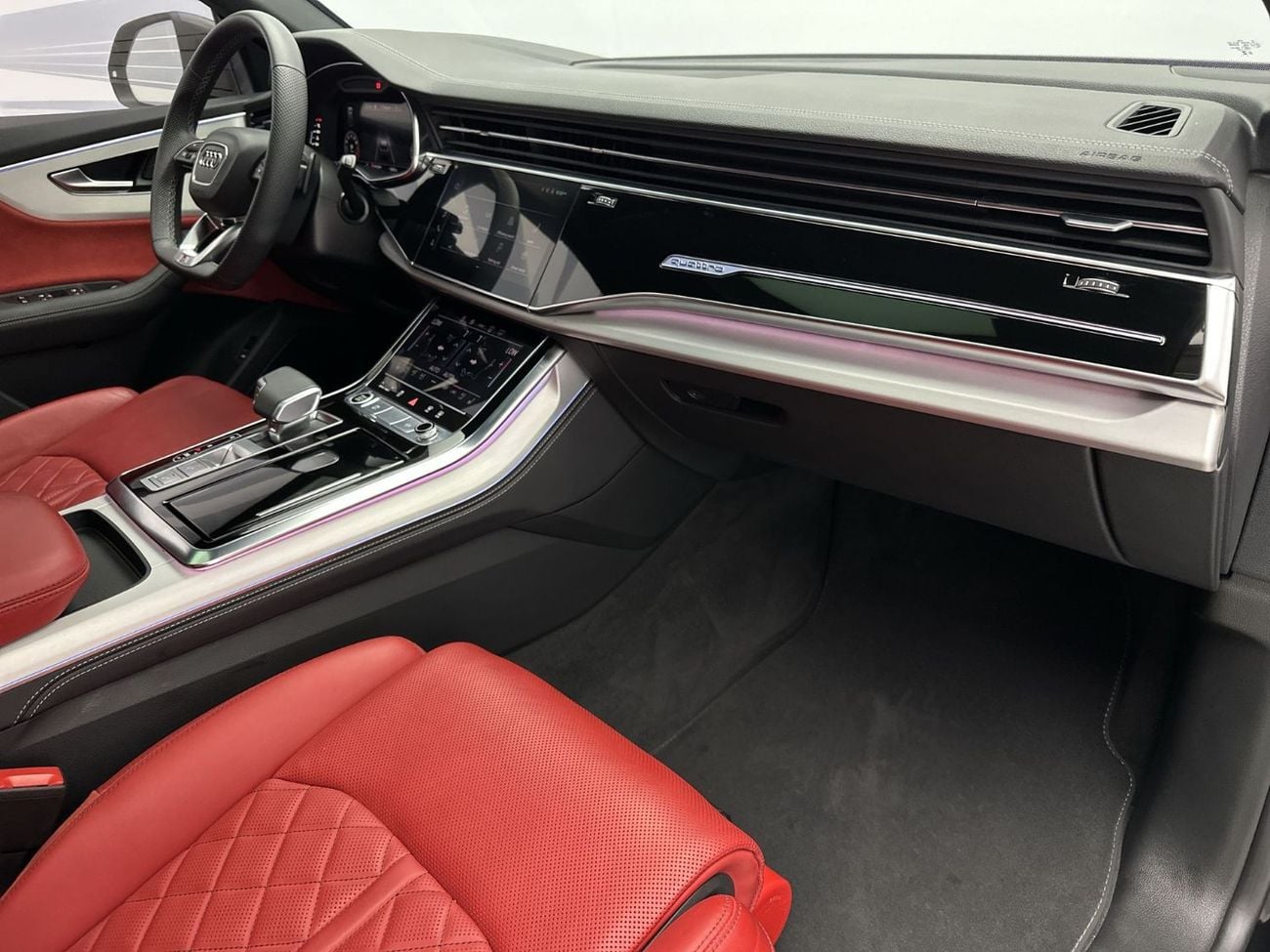 أودي Q8 55 TFSI quattro (340 HP) Crimson Red Edition (Ref# 053982)